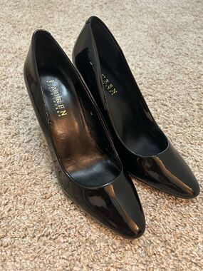 LAUREN Ralph Lauren Glossy Black Patent  leather wedges